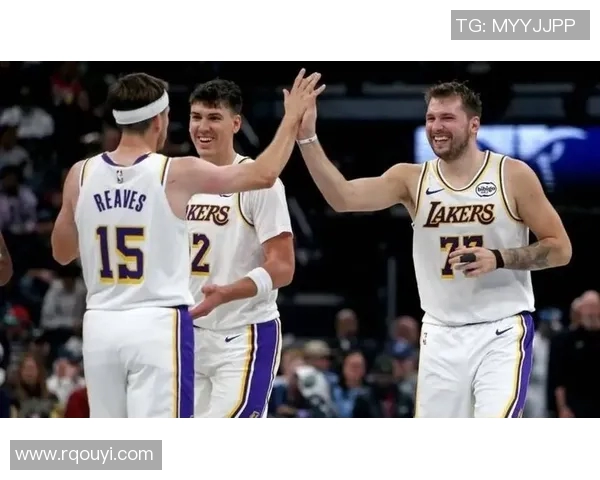 湖人队与开拓者第五场激战回顾球员表现与战术分析全解析