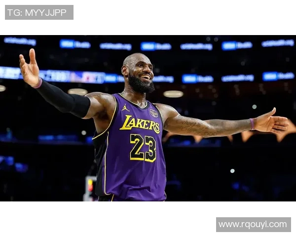 詹姆斯：从篮球巨星到社会影响力的多重身份探索与人生哲学